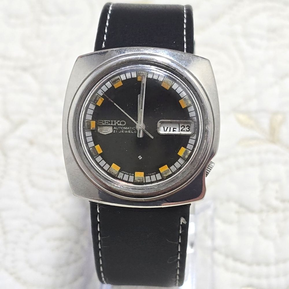 Vintage Seiko 5 Men's Watch 6119-7410 Automatic Asymmetrical Case Black